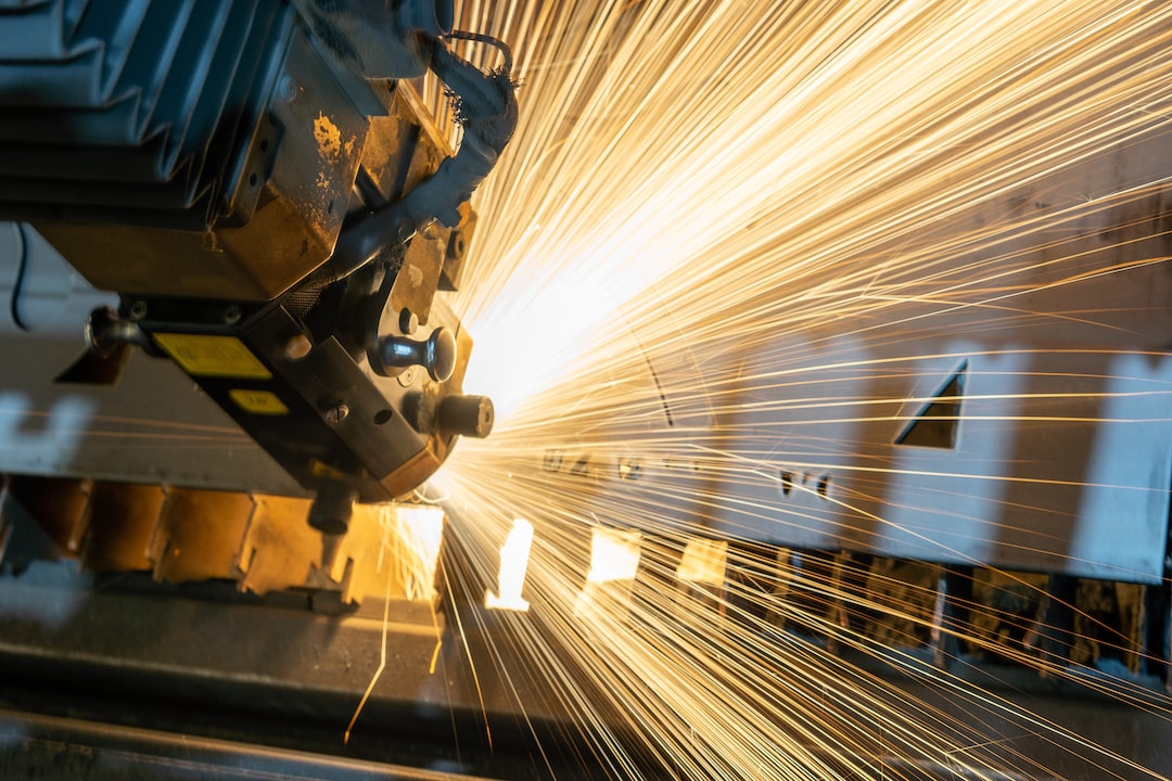 Jak roboty spawalnicze mogą zoptymalizować pracę w fabryce?
