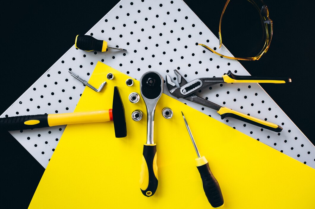 Jak wybrać idealne narzędzie do domowych napraw – poradnik dla początkujących